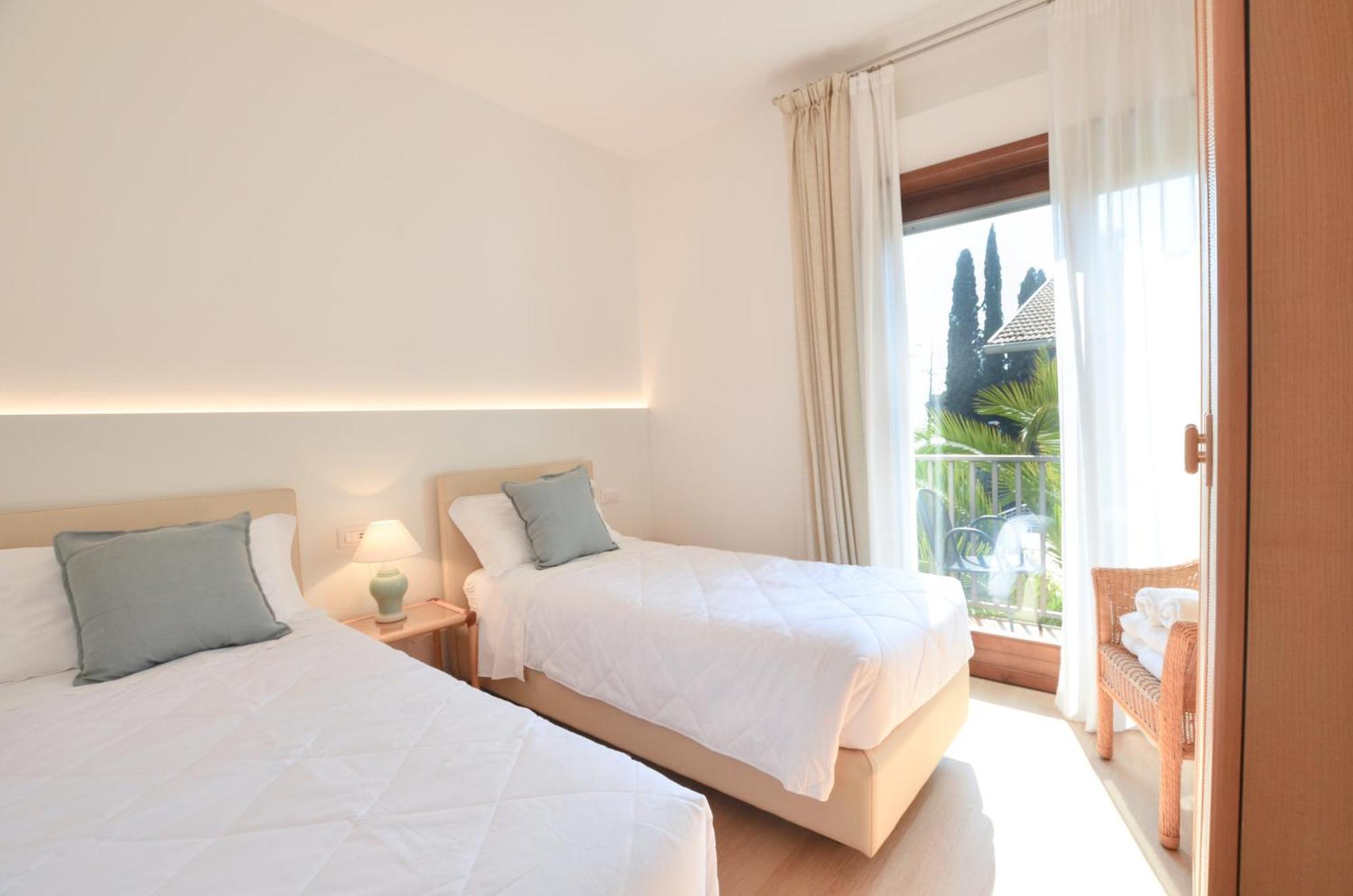 Villa Phoenix - Lake Apartments Рива-дель-Гарда Экстерьер фото